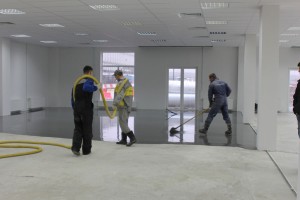 Срочная укладка наливного пола в новом комплексе аэропорта «Пулково»